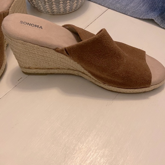 Sonoma Suede wWedge sz 8.5 M - Picture 4 of 6